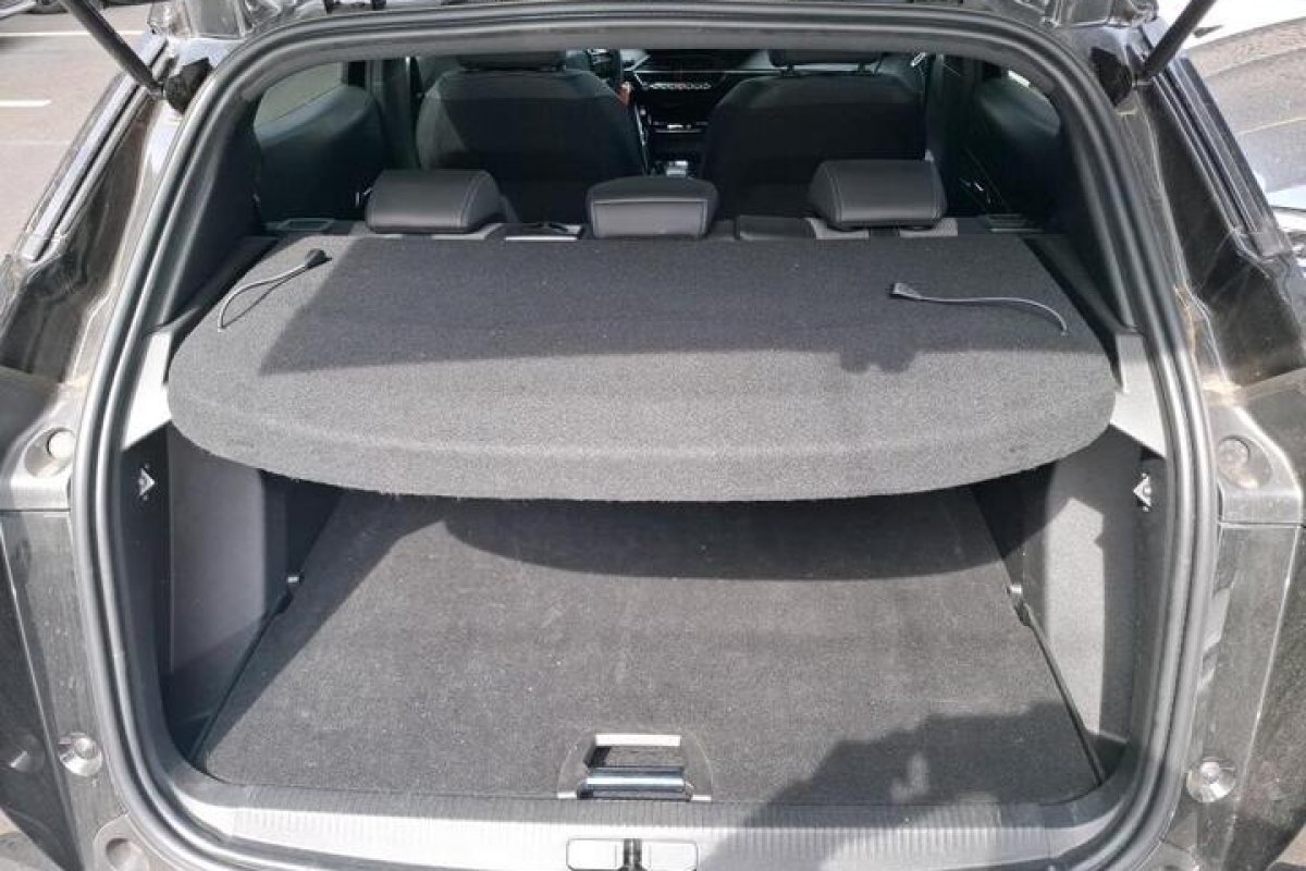 Peugeot 2008 1.2 PureTech 130Hp Allure Aut. LED 1/2 Leather Navi Klima PDC Peugeot 2008 Peugeot